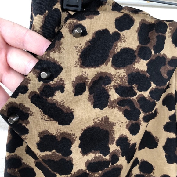 🚫SOLD🚫Studded leopard print shorts - Picture 4 of 7